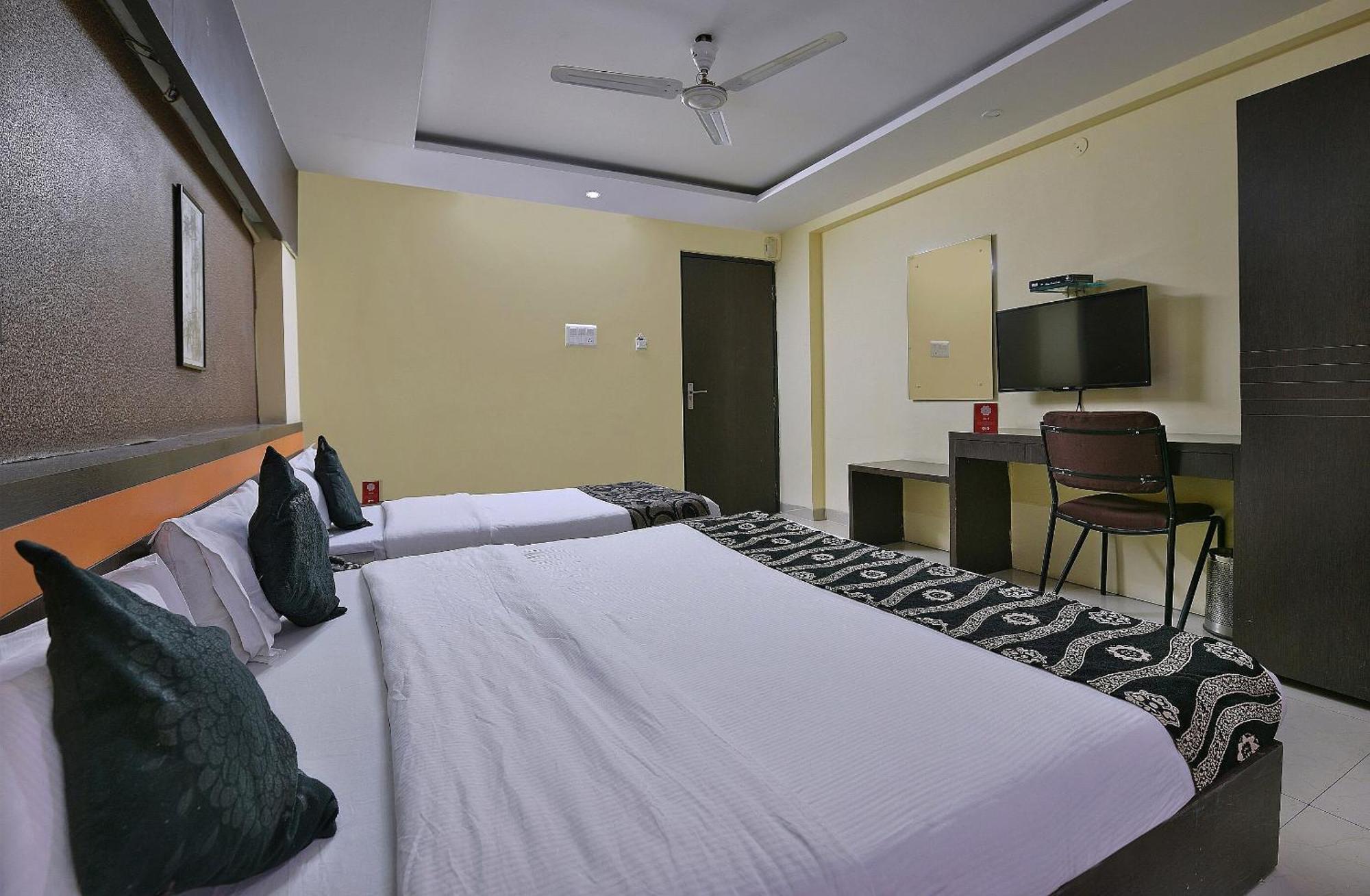 Collection O Diamond And Residences Indore Exterior foto